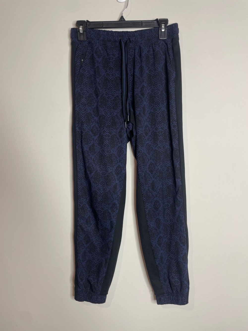 Athleta | Women’s Blue Snake-Print Brooklyn Jogger Pants Size 4